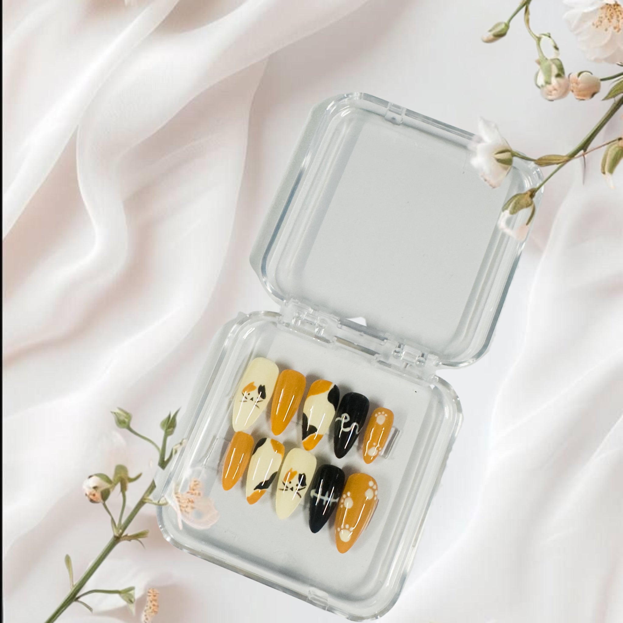 Halloween Cat Paw & Heartbeat Press-On Nails – Orange, Black & Cream Glossora Set