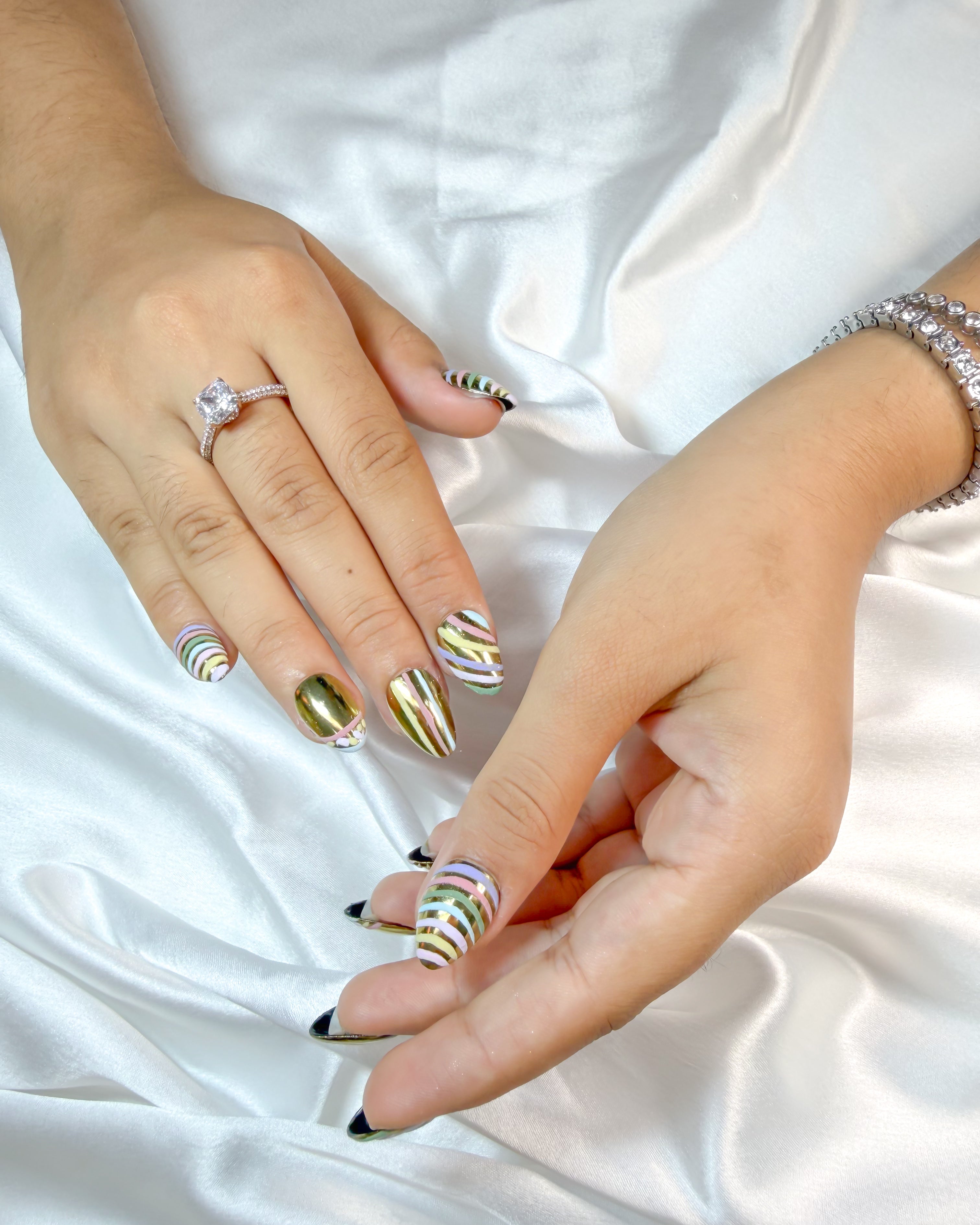 Golden candy swirl handmade reusable press on nails