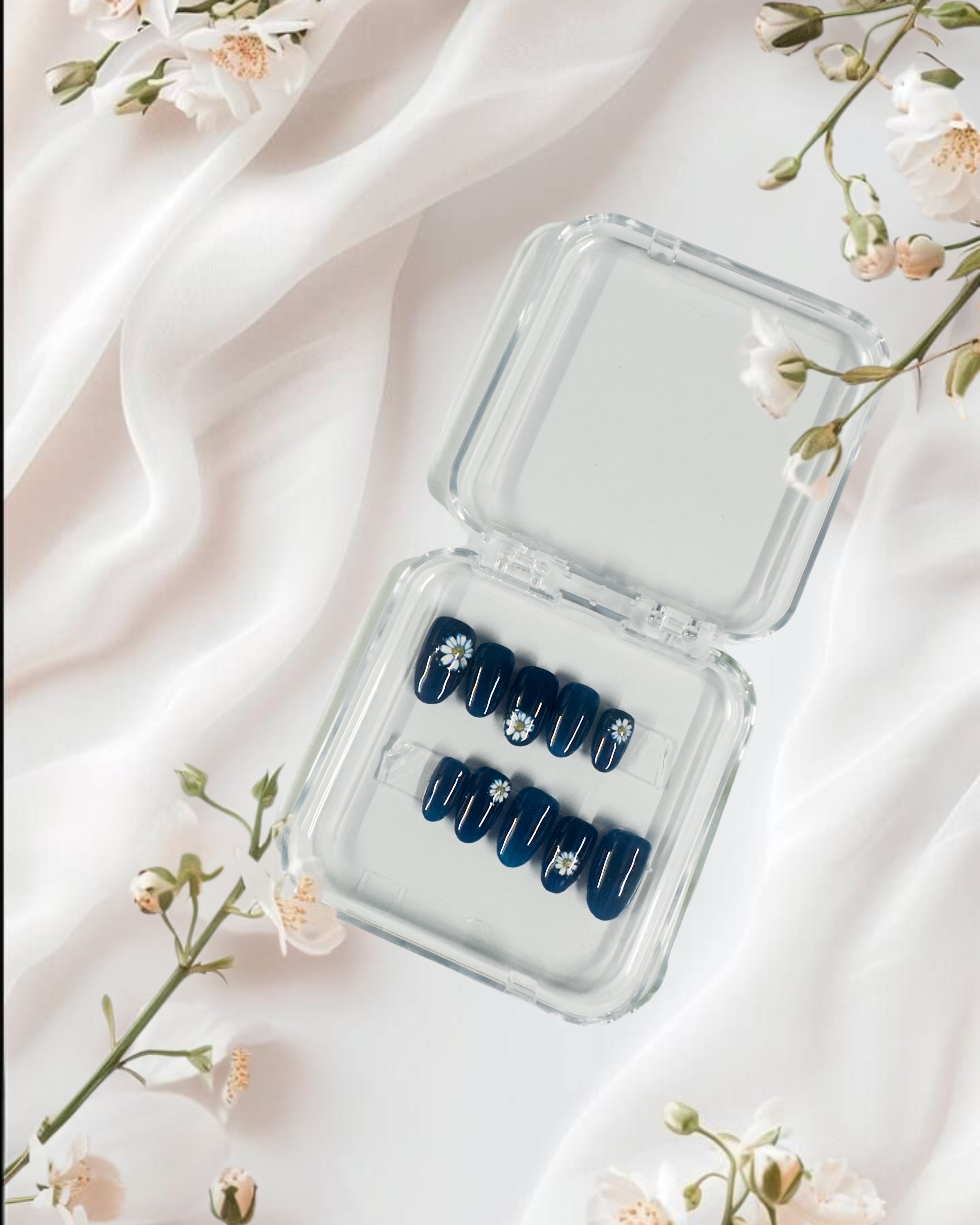 Glossora Navy Daisy Press-On Nails – Minimal Floral Chic Manicure