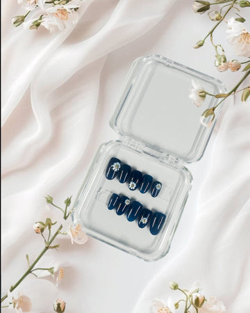 Glossora Navy Daisy Press-On Nails – Minimal Floral Chic Manicure