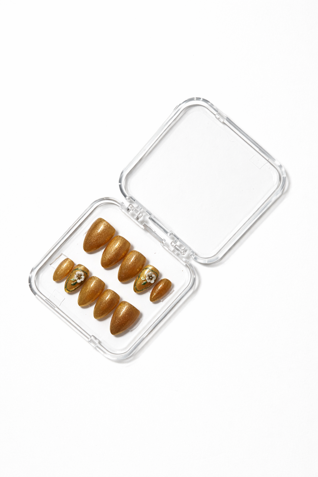 Golden caramel shimmer set with floral accents ✨🌼