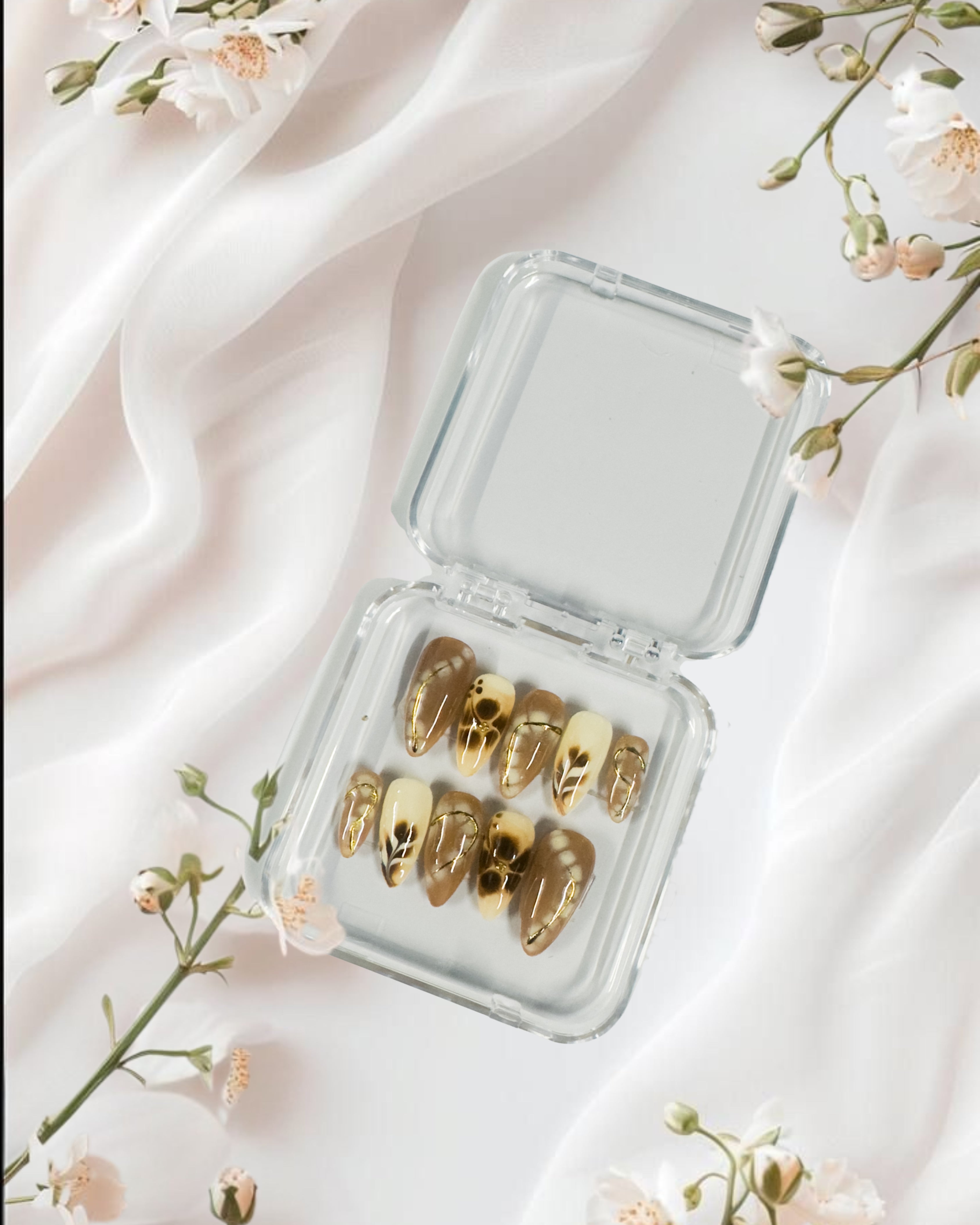 Golden Luxe – Glossora Gold & Nude Press-On Nails with Metallic Marble Design