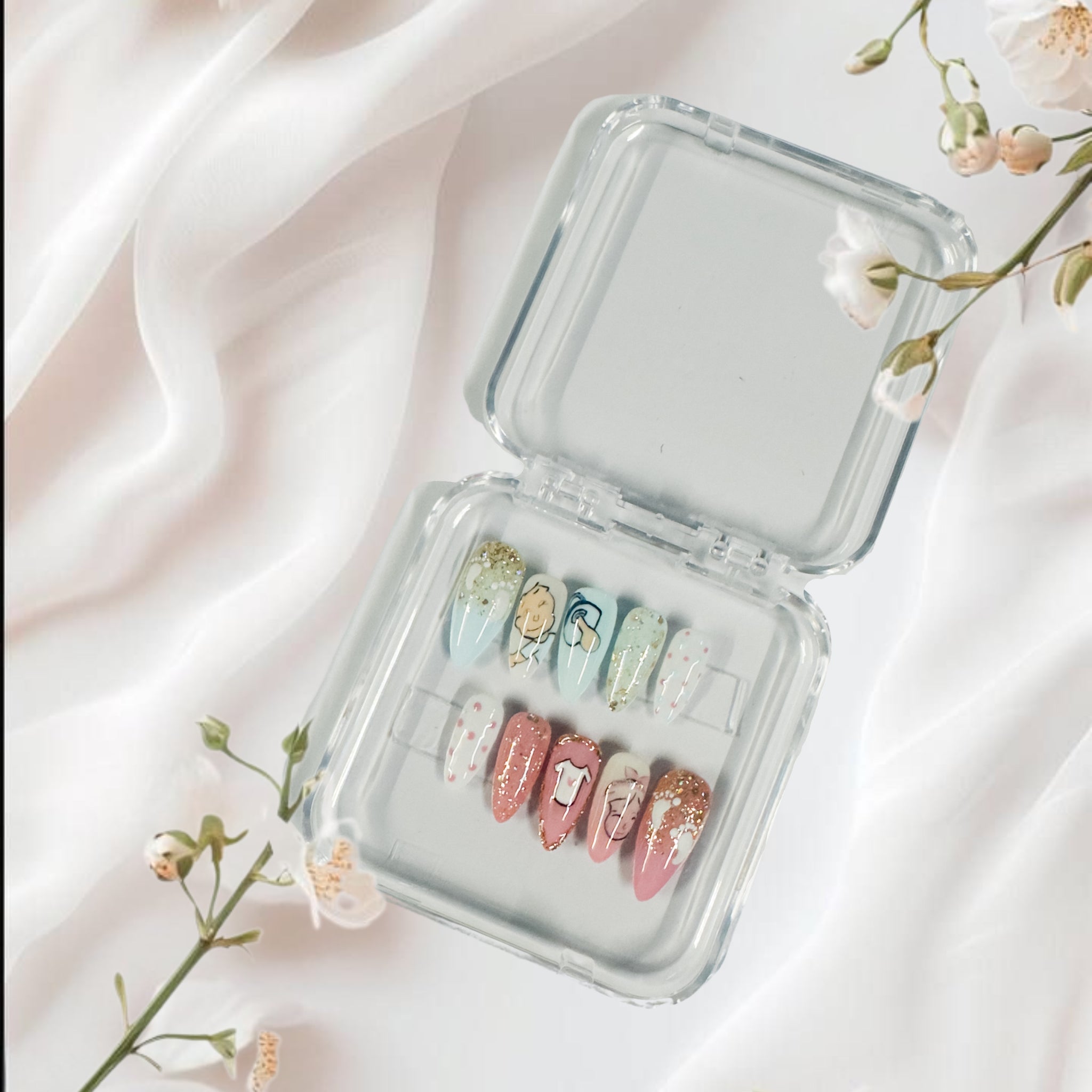 Pastel Art & Glitter Press-On Nails – Abstract Faces & Gold Accents