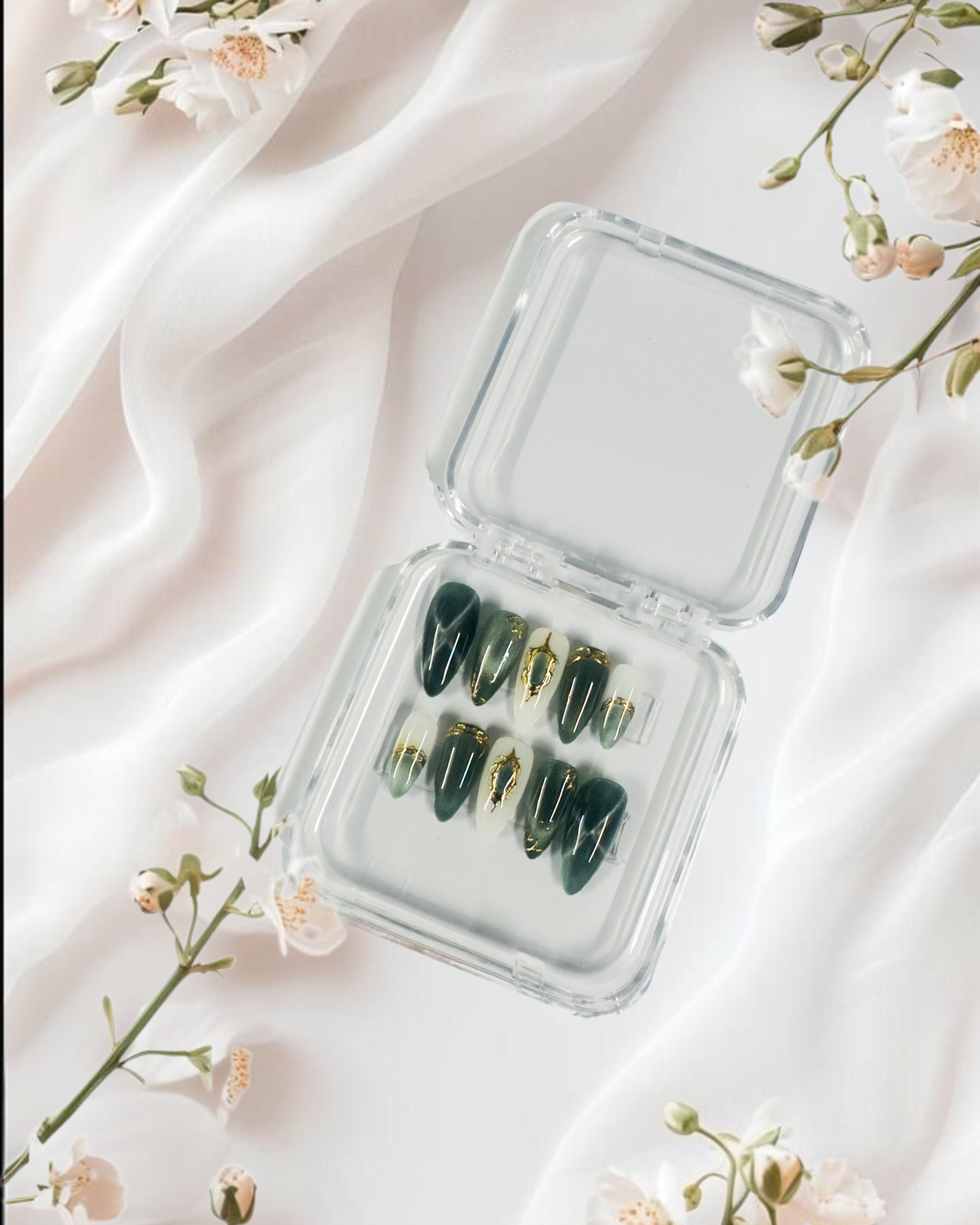 Emerald Green Marble Press-On Nails with Gold Foil – Luxury Statement