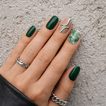🌿 Emerald Swirl Marble Press-On Nails