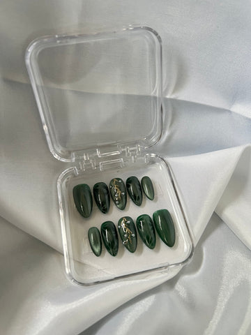 Smoky Mauve & Green Marble Press-On Nails – Subtle Glitter