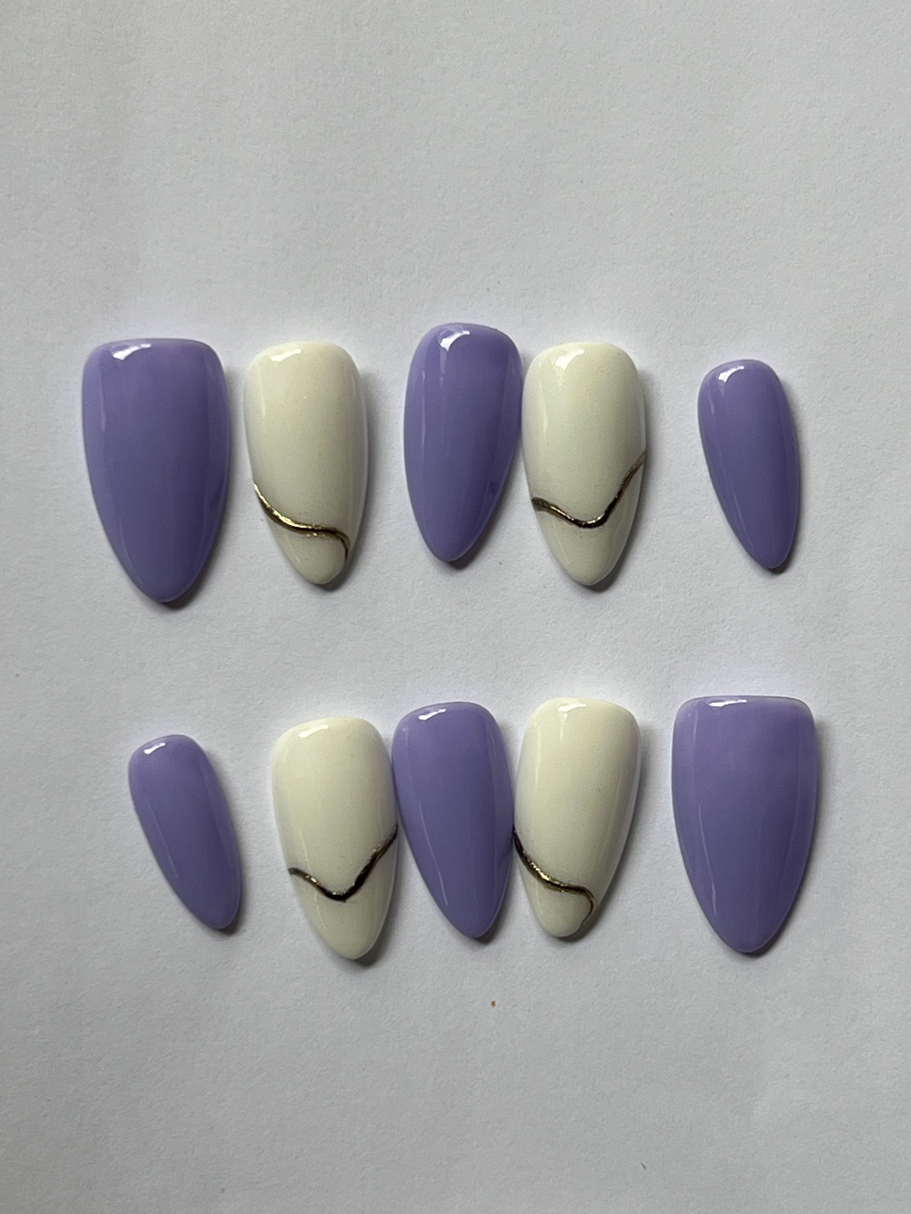 Lavender Luxe Press-On Nails – Glitter & Gold Accent Set