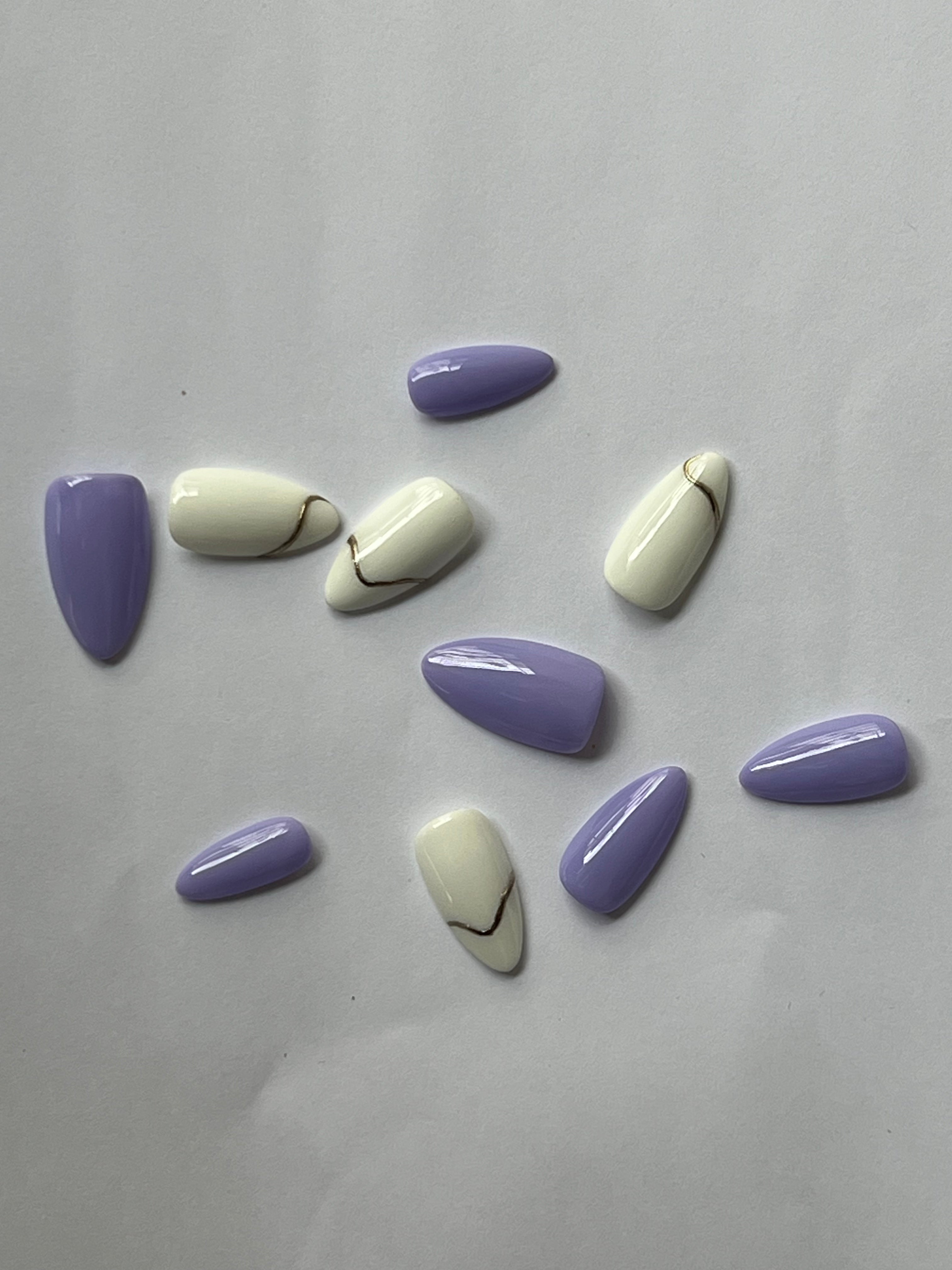 Lavender Luxe Press-On Nails – Glitter & Gold Accent Set