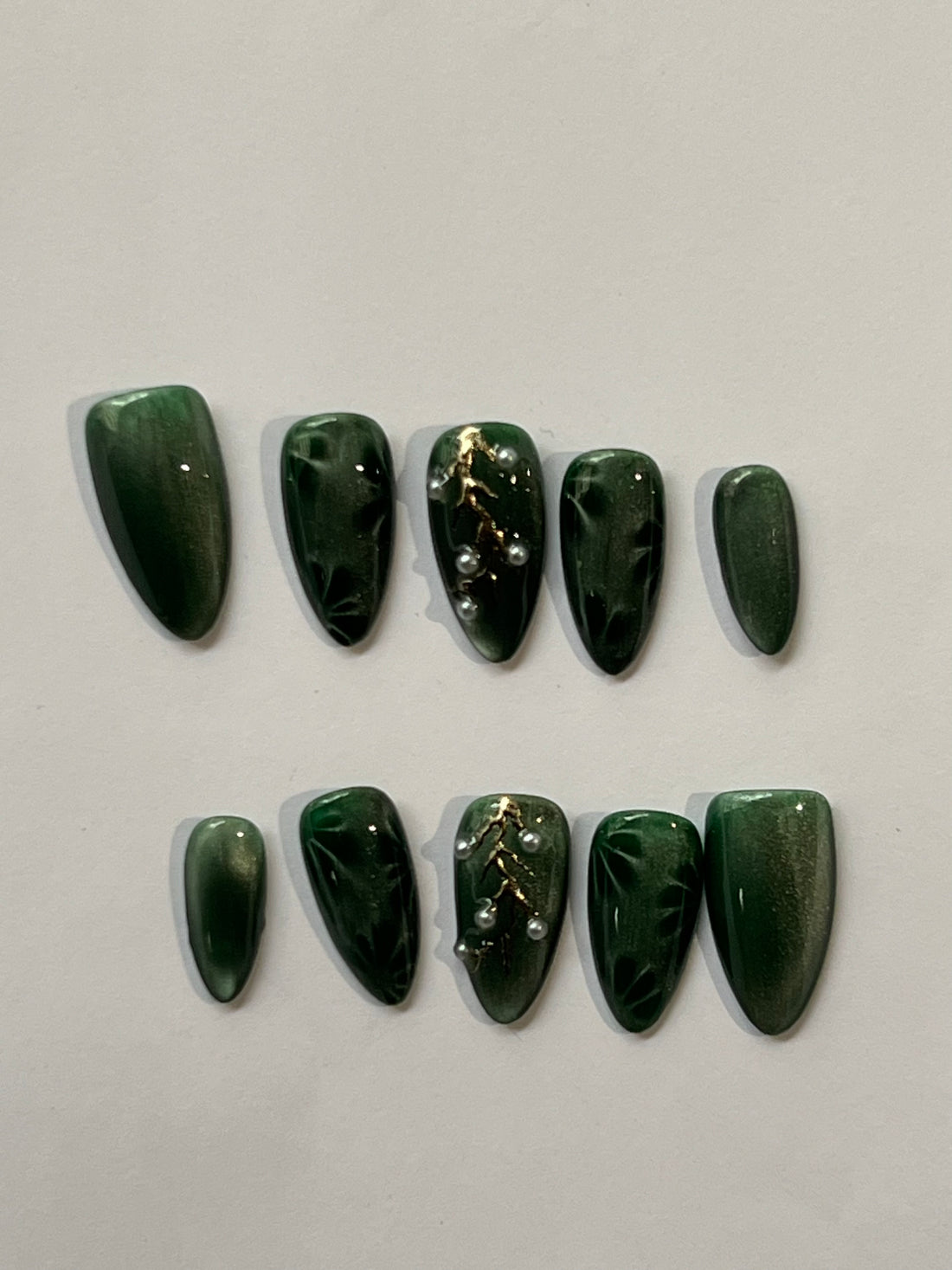 Smoky Mauve & Green Marble Press-On Nails – Subtle Glitter