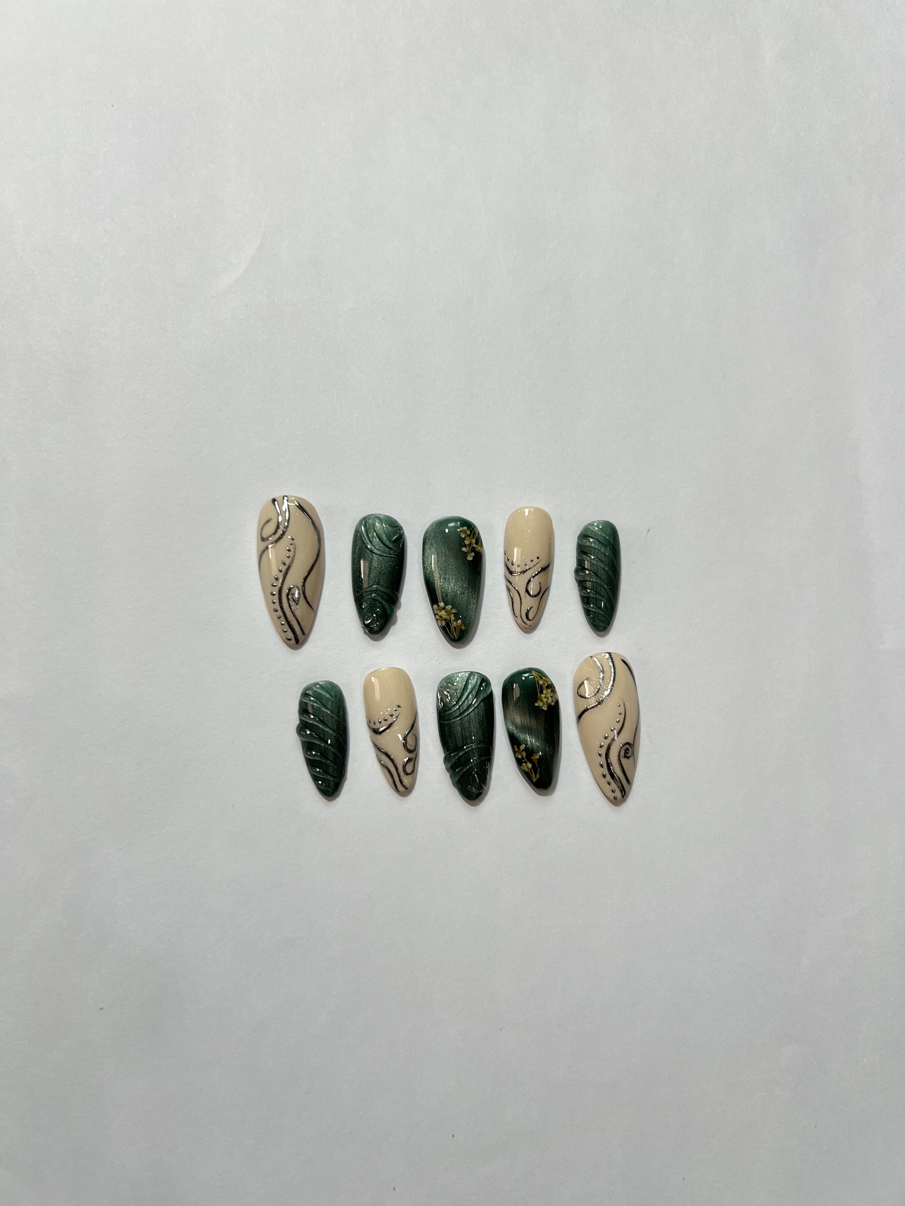 Emerald Elegance Press-On Nails – Marble & Gold Accent Set