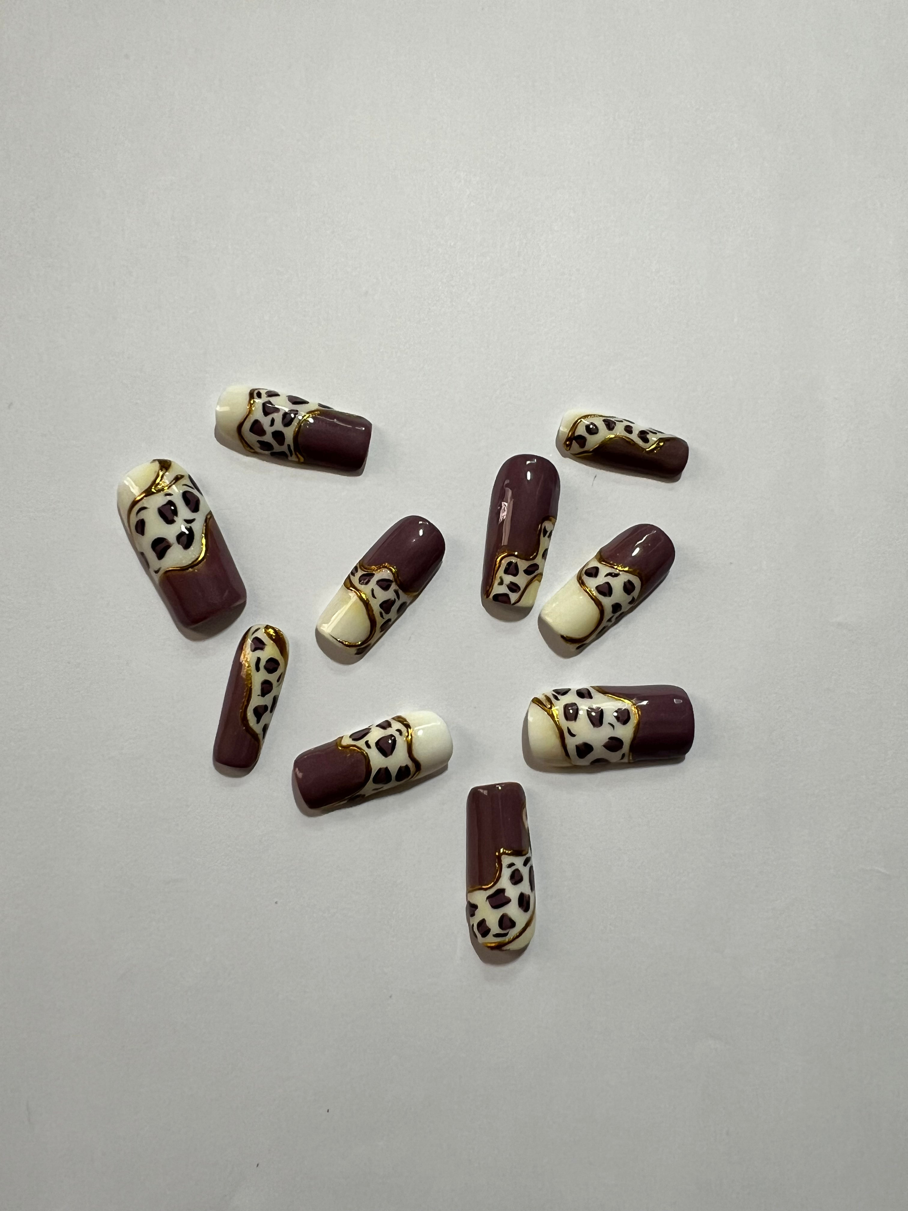 Wild Luxe – Glossora Leopard Print Press-On Nails with Gold Accent