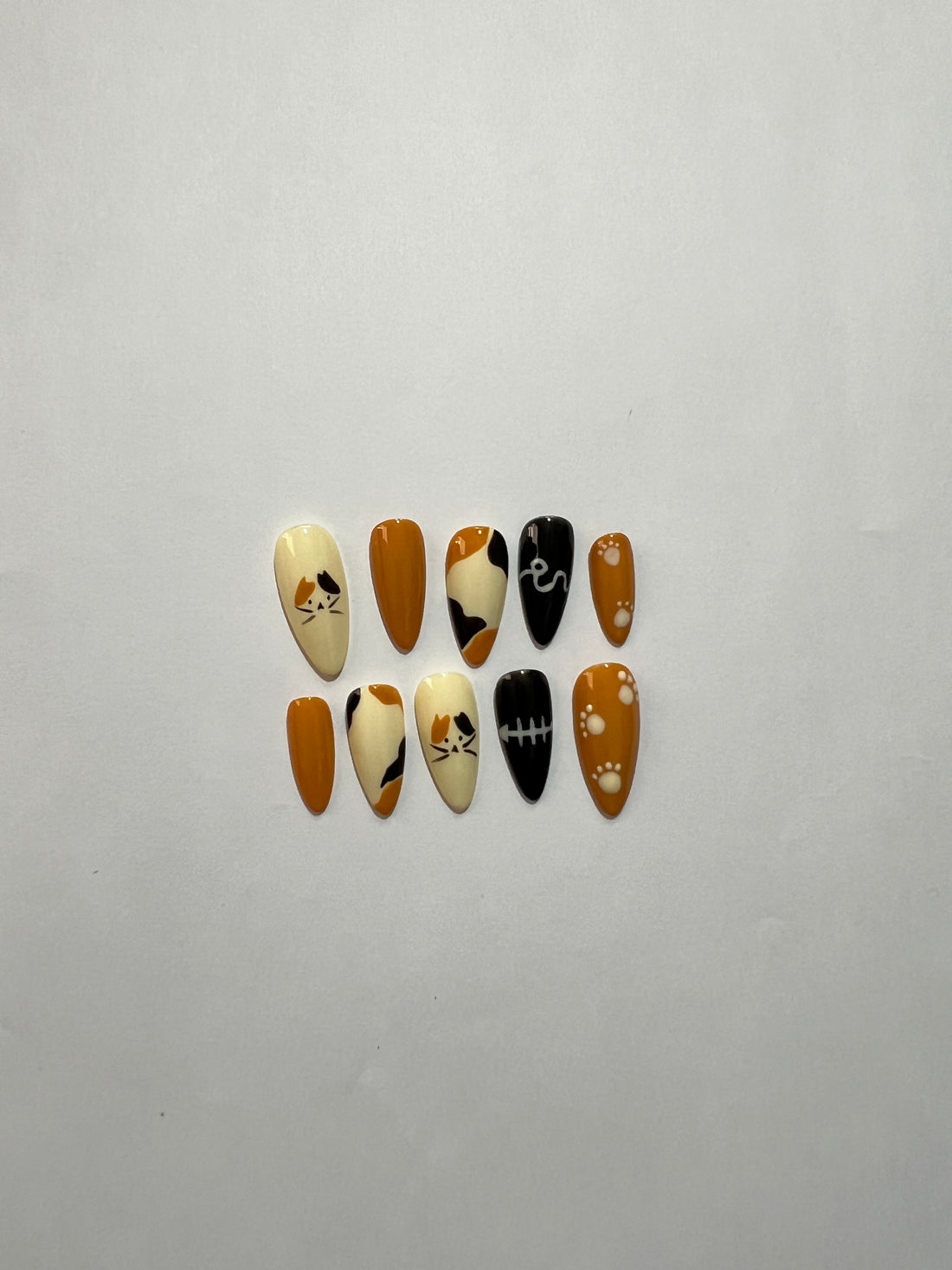 Halloween Cat Paw & Heartbeat Press-On Nails – Orange, Black & Cream Glossora Set