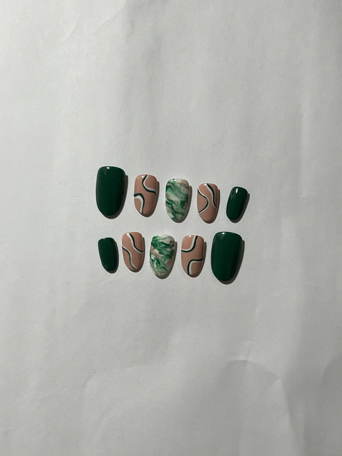 🌿 Emerald Swirl Marble Press-On Nails