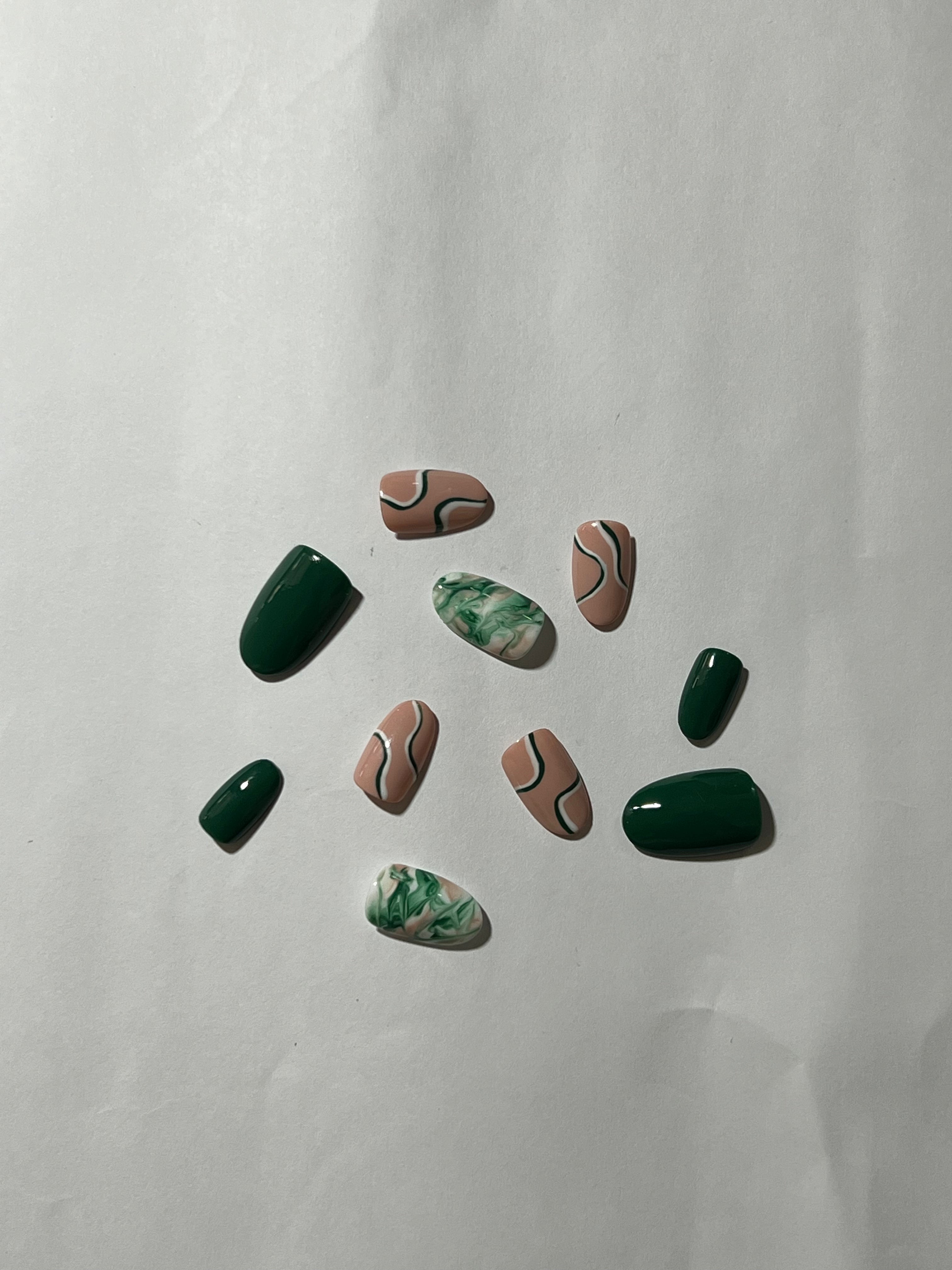 🌿 Emerald Swirl Marble Press-On Nails