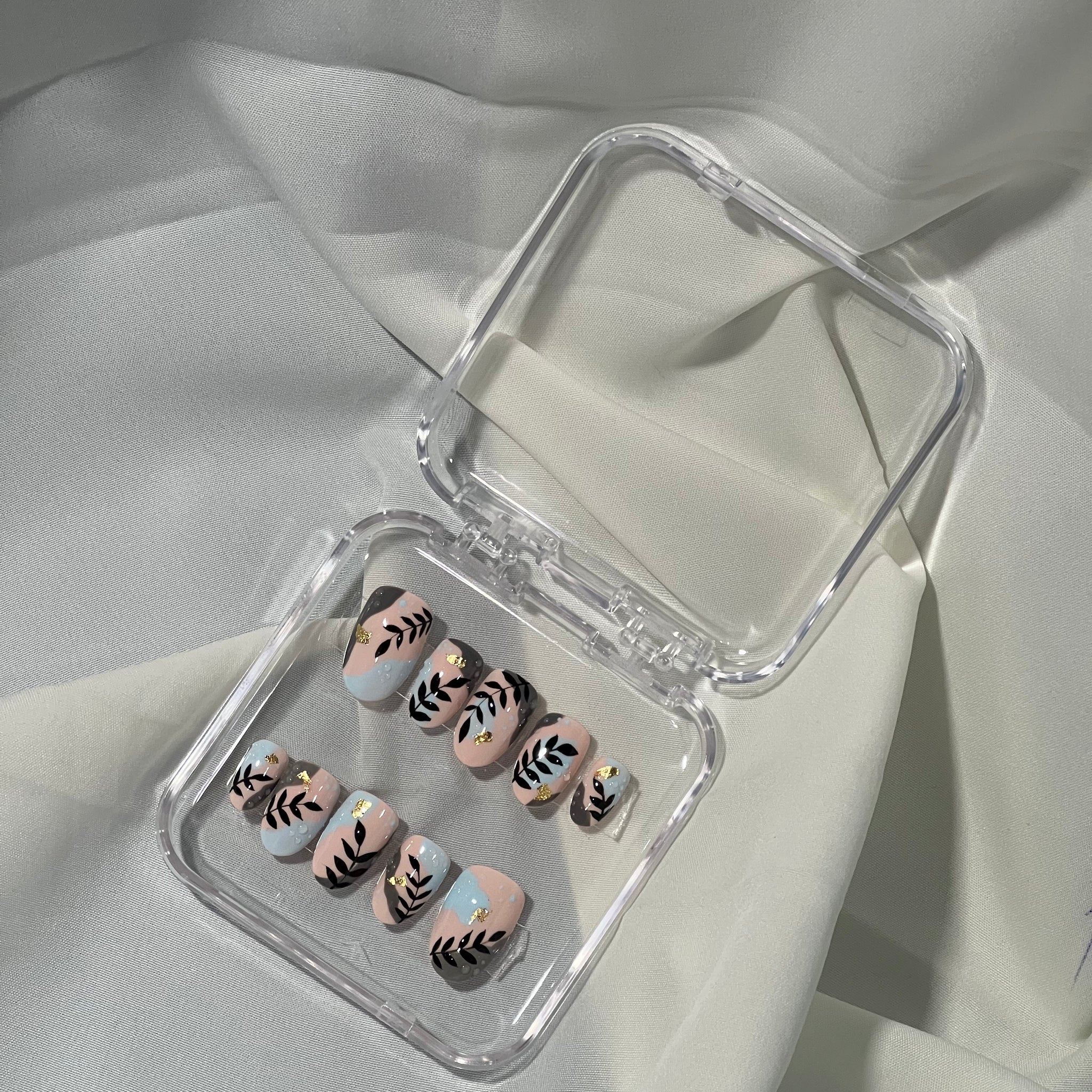 Golden Leaf Elegance Press-On Nails