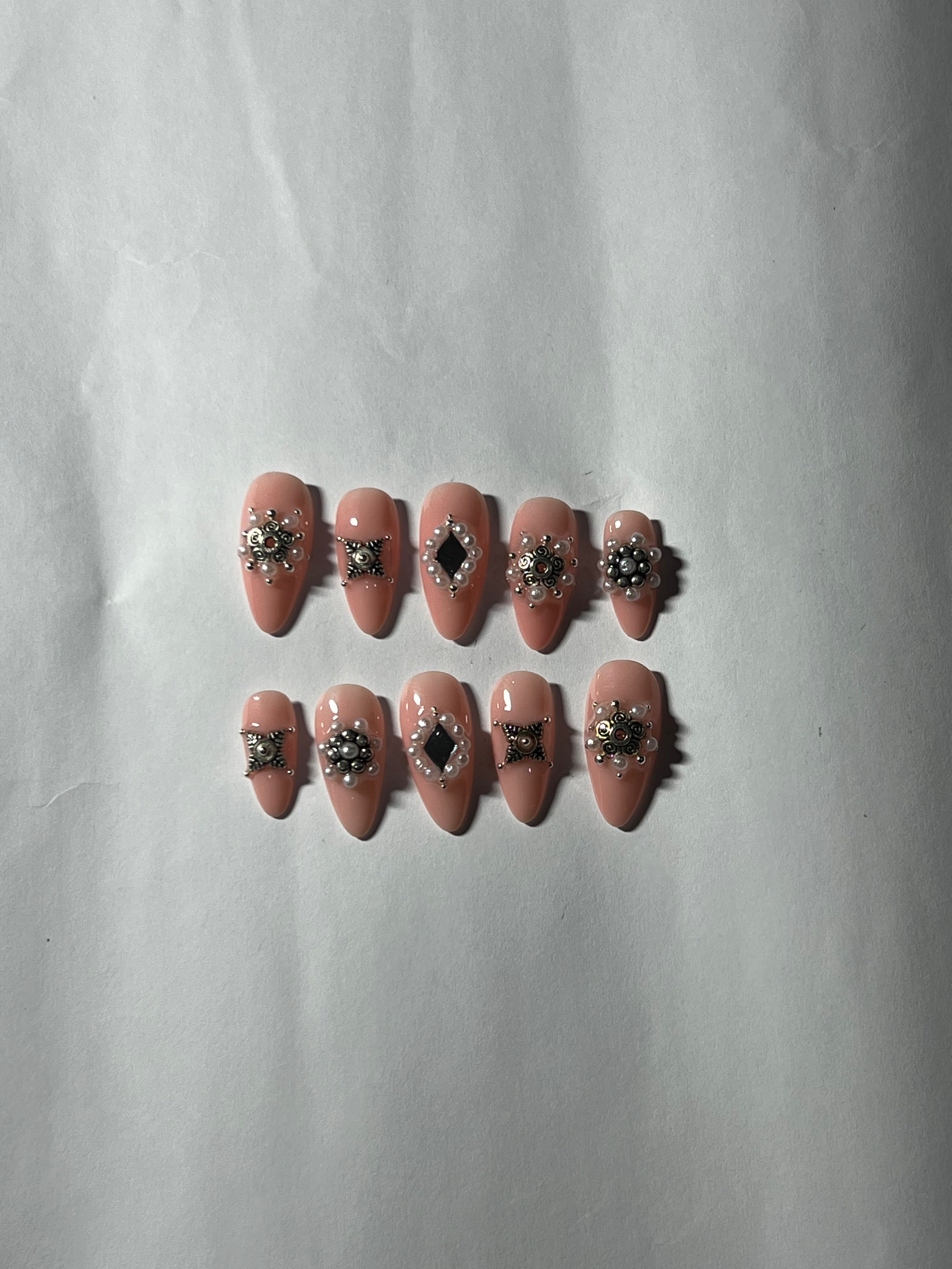 Vintage Luxe Charm Nails – Nude Pink Edition