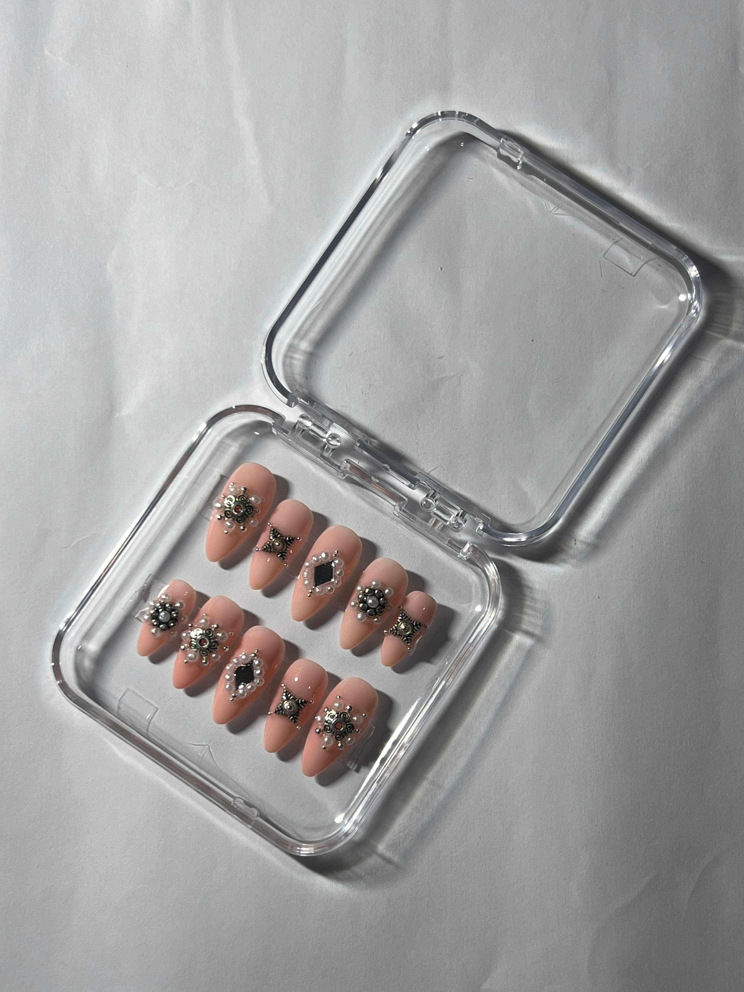 Vintage Luxe Charm Nails – Nude Pink Edition